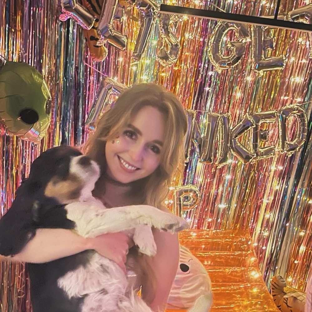 Meet your Posher, Caitlin